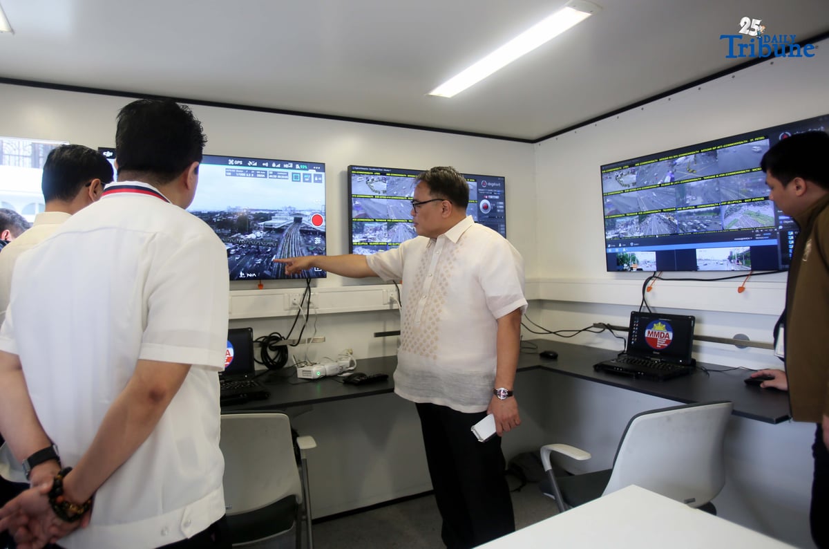 MMDA chief checks mobile command center