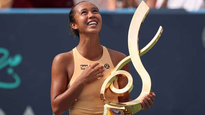 LEYLAH Fernandez celebrates after beating Anna Kalinskaya to rule the women’s singles event of the DC Open in Washington on Sunday.