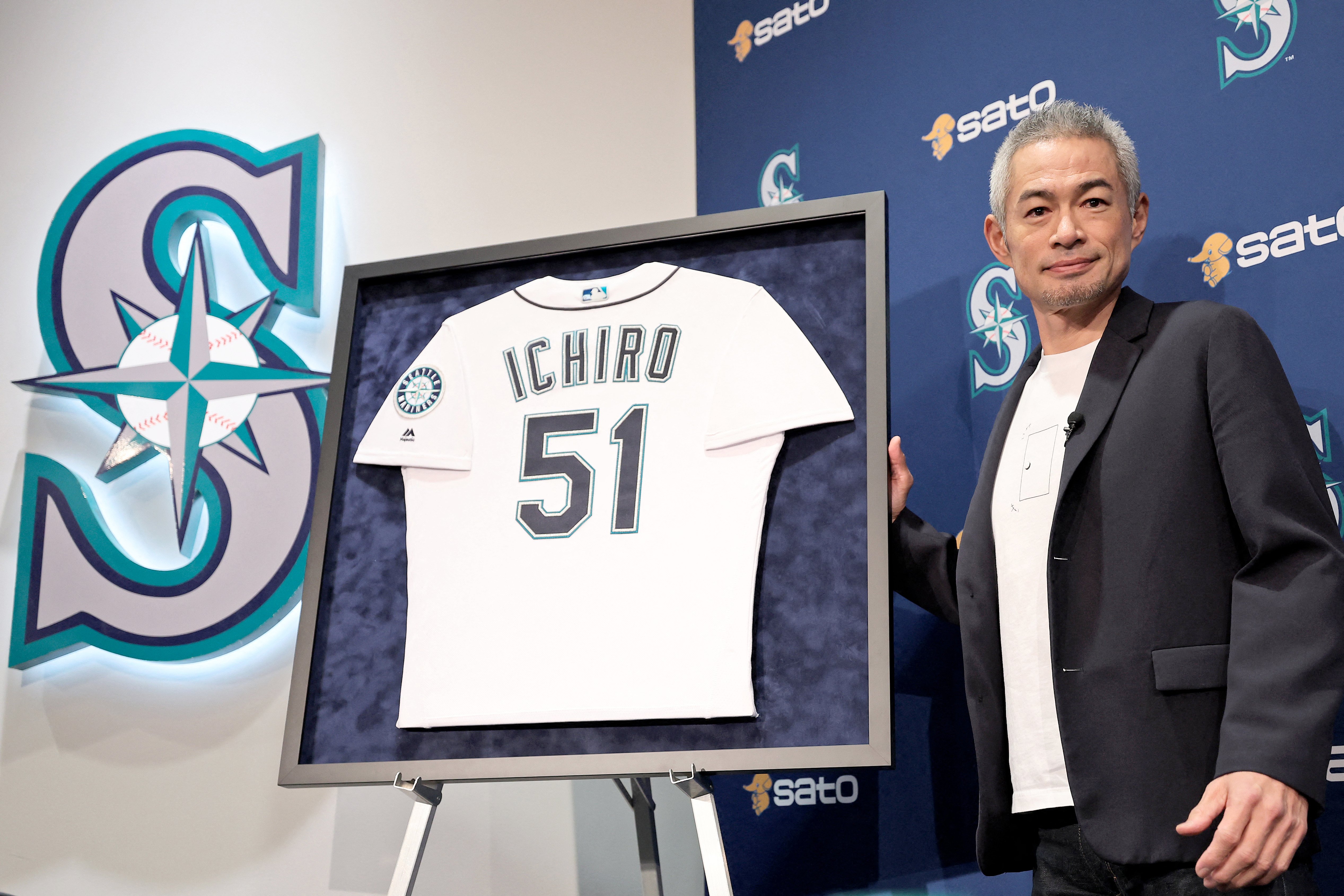 ‘Rookie’ Ichiro enters Hall of Fame