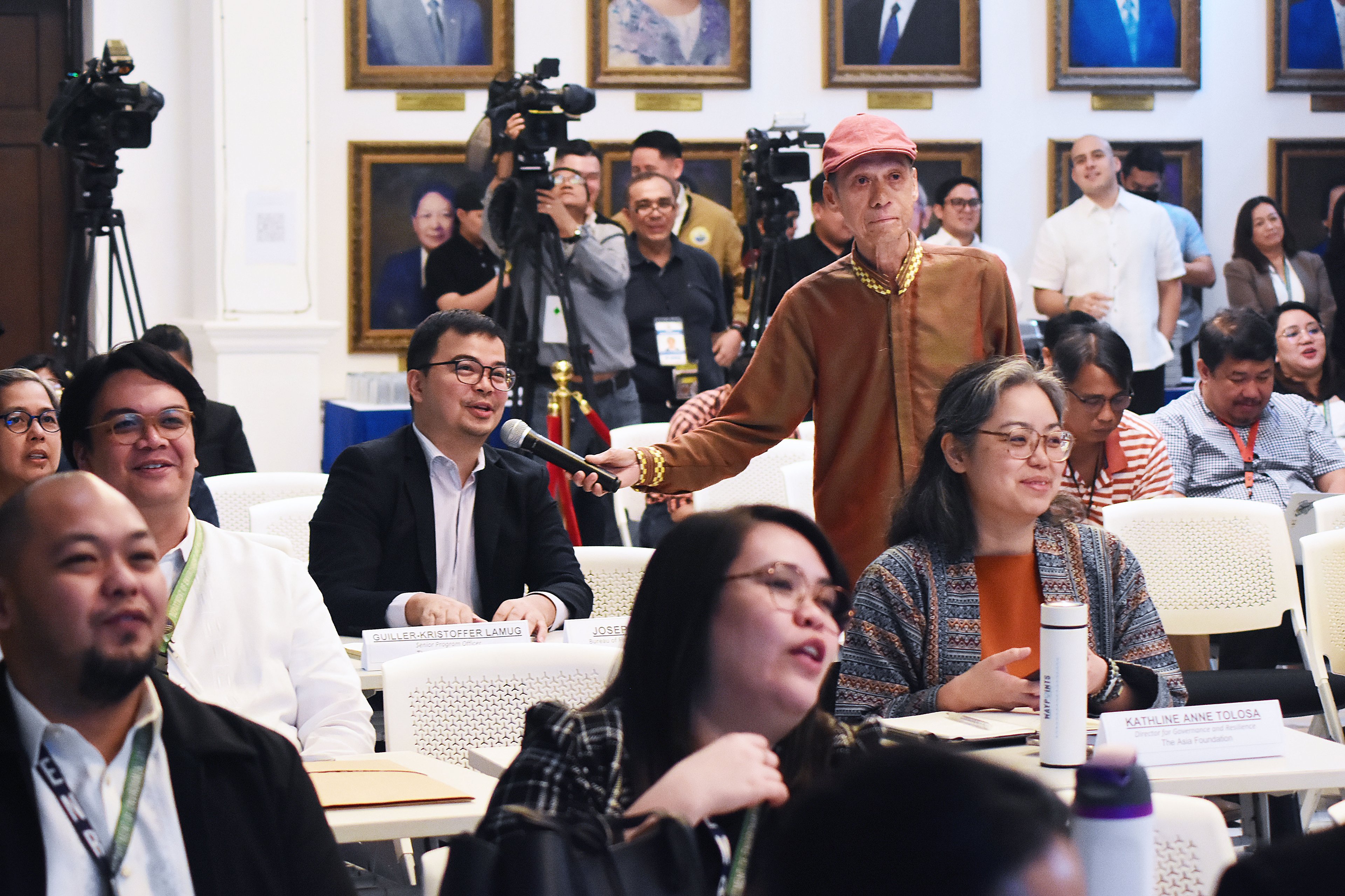 MAGSAYSAY Awardee/Env’t Advocate Atty. Antonio Oposa Jr. takes a question from a guest during the MOA signing between the DOJ-DENR to strengthen the investigation and prosecution of environmental crimes.