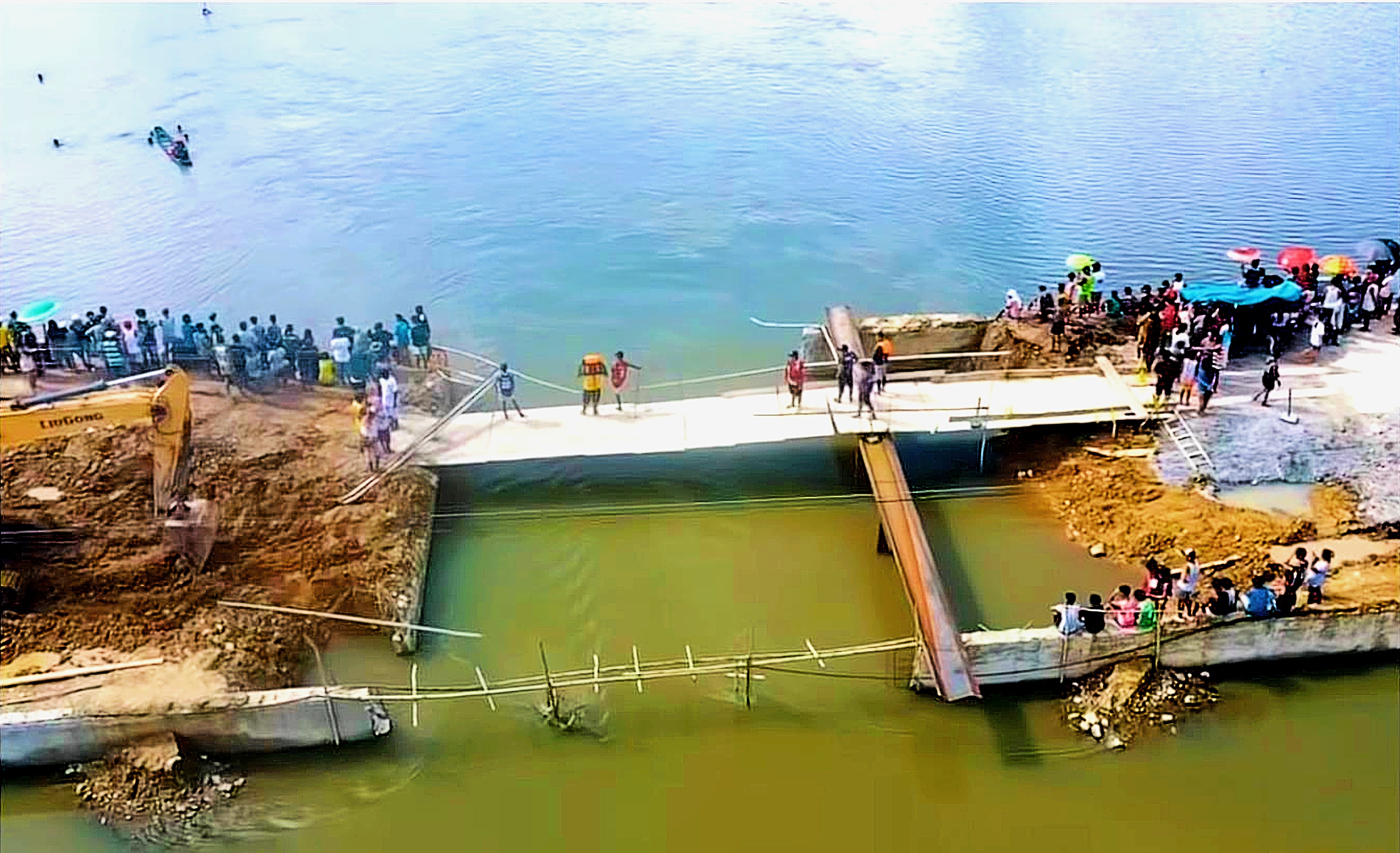 Two boys drown as tricycle falls from bridge in Tarlac
