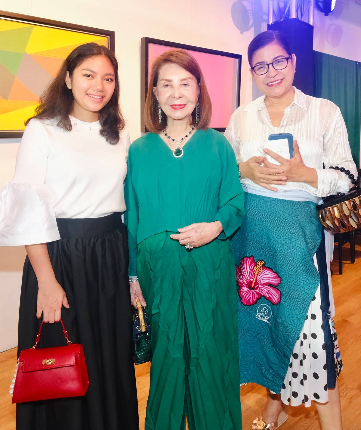 Catherine Ong, Angola Consul General Helen Ong and Daily Tribune’s Executive Director- Brand Communications Chingkee Mangcucang.