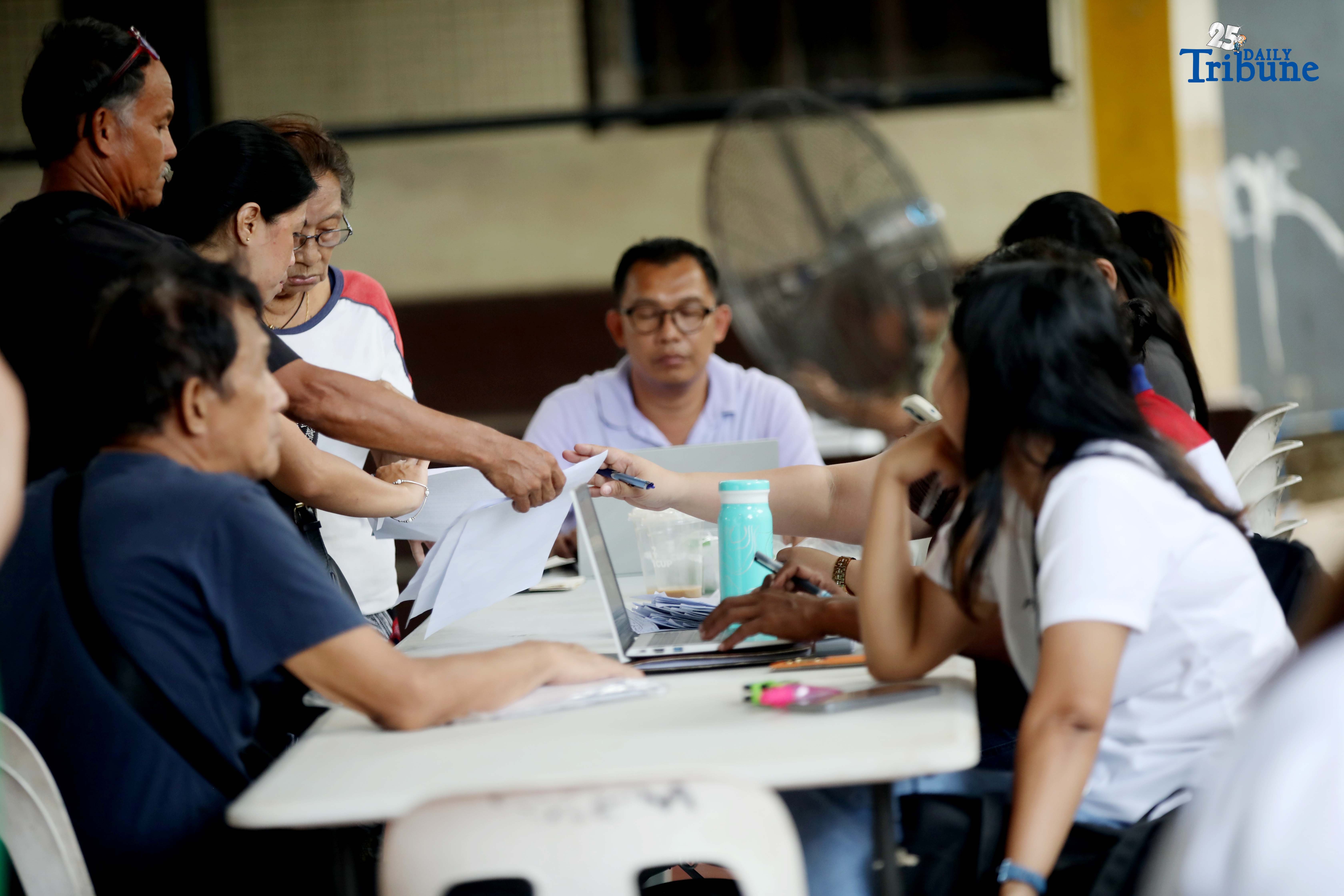 DSWD releases social pension for indigent seniors in QC