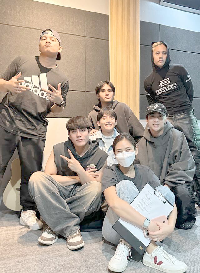 SB19 with Sarah Geronimo.