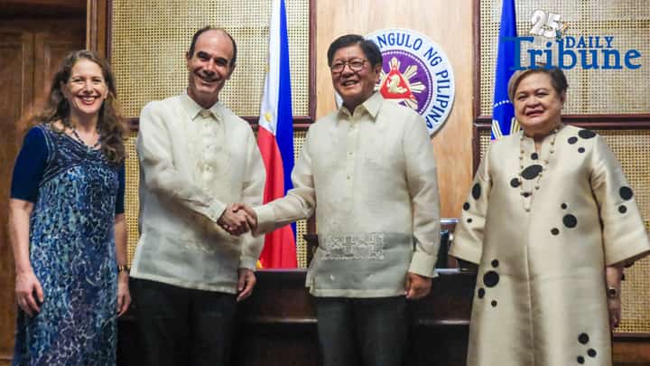 President Ferdinand R. Marcos Jr. met with outgoing Israeli Ambassador Ilan Simon Fluss at Malacañang Palace on July 31, 2025, for a farewell courtesy call, marking the end of Fluss’ diplomatic tenure in the Philippines. Ambassador Fluss served in the country twice—first as deputy chief of mission from 1995 to 1998, and then as ambassador from 2021 to 2025—for a total of seven years.