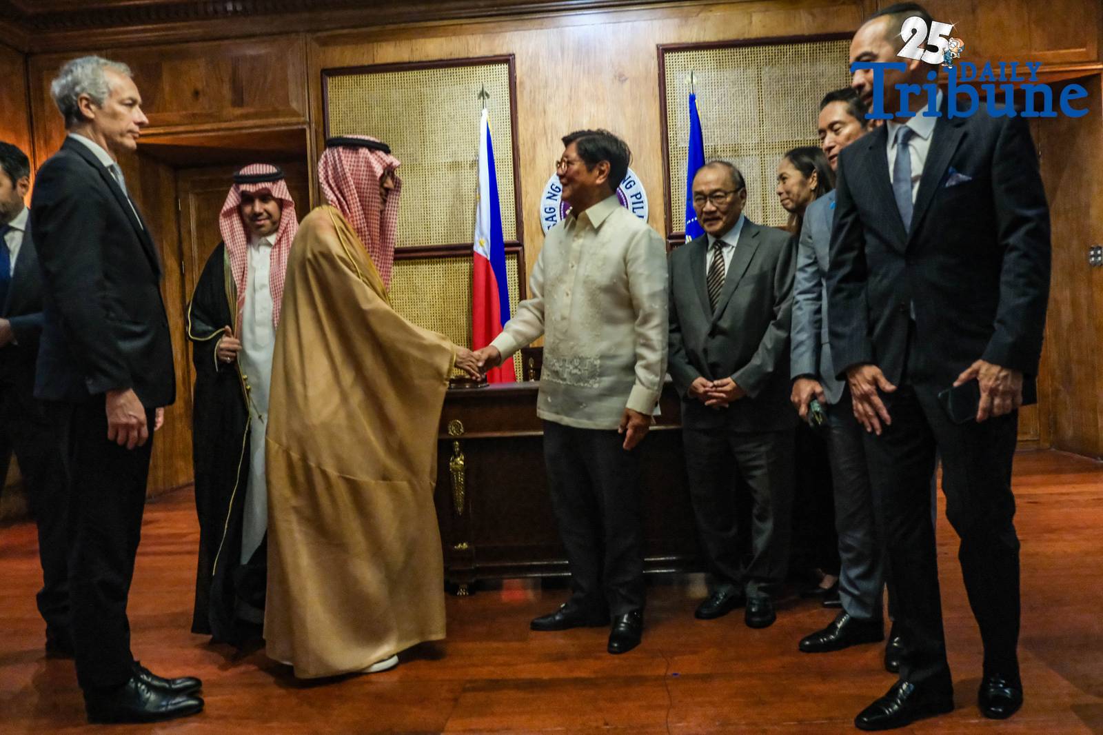 President Ferdinand R. Marcos Jr. welcomes officials from MGEN Renewable Energy for a courtesy call on Thursday, July 31, 2025, at the Study Room of Malacañan Palace.

Executives from MGEN and ACWA Power (from left to right) posed for a photo opportunity with President Marcos namely: 

Salman Baray, Vice President for Business Development ACWA Power, Marco Arcelli, CEO of ACWA Power Abdullatif Abdulaziz A. Al-sheikh, Counsellor and Acting Chargé d'affaires, a.i. Embassy of the Kingdom of Saudi Arabia, Mohammad Abdullah Abunayyan, Chairman of the board of directors of ACWA Power Manny V. Pangilinan, Chairman, MGEN, DOE Secretary Sharon Garin, Atty Mike Toledo, MPIC Director for Government Relations and Public Affairs,  Emmanuel Rubio, President, MGEN, and Dennis B. Jordan, President and CEO, MGen Renewable.
