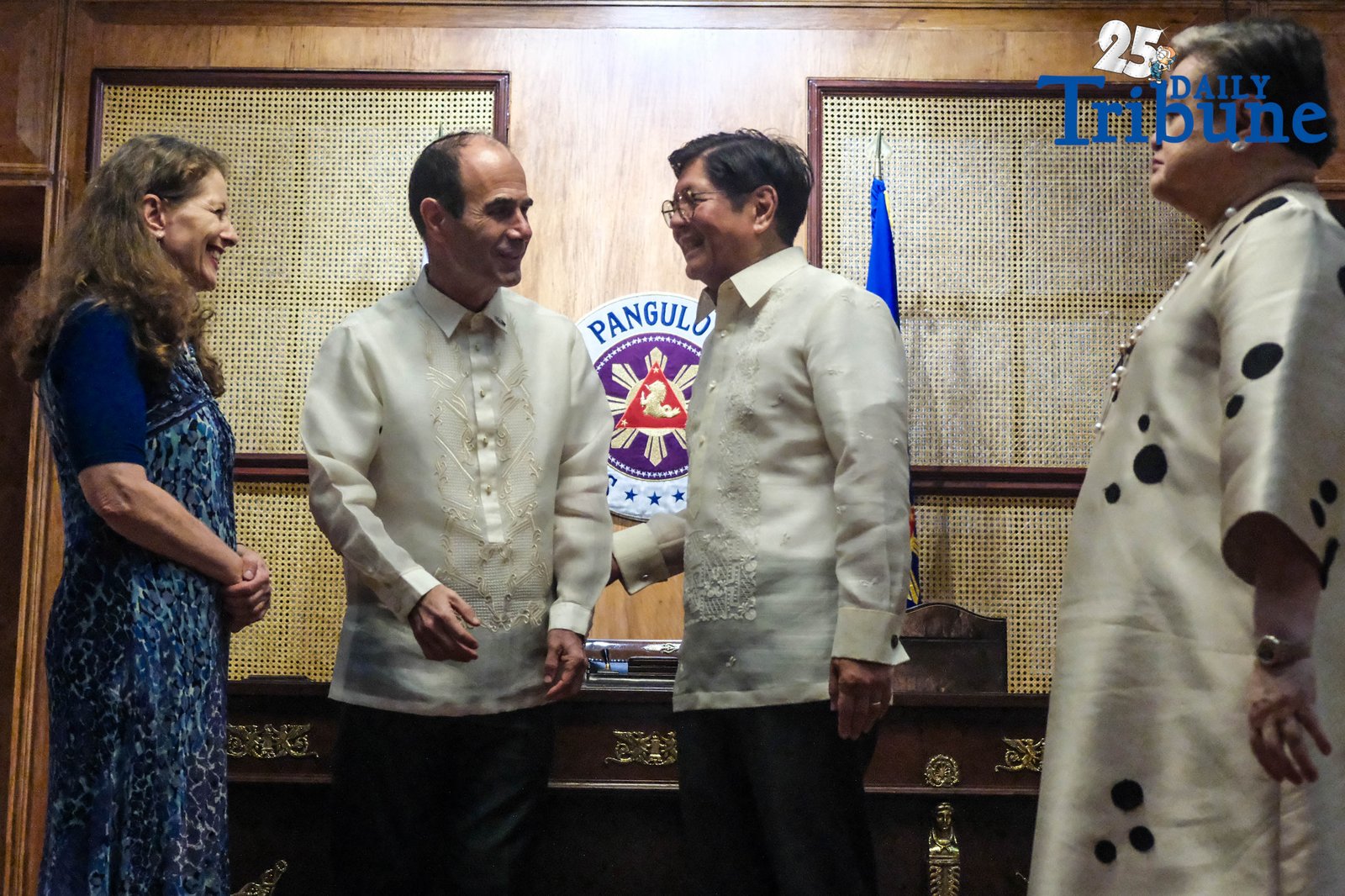 President Ferdinand R. Marcos Jr. met with outgoing Israeli Ambassador Ilan Simon Fluss at Malacañang Palace on July 31, 2025, for a farewell courtesy call, marking the end of Fluss’ diplomatic tenure in the Philippines. Ambassador Fluss served in the country twice—first as deputy chief of mission from 1995 to 1998, and then as ambassador from 2021 to 2025—for a total of seven years.