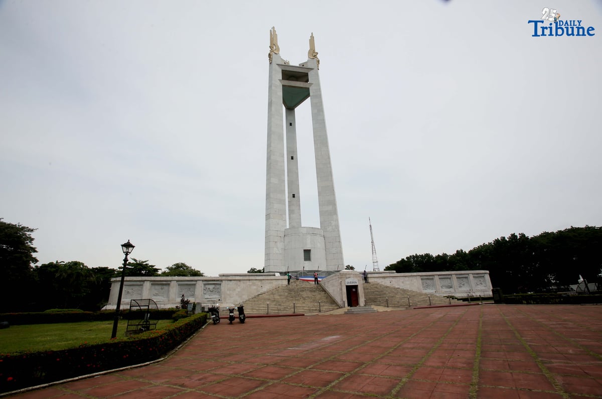 HONORING A HERO | Personnel from the National Historical Commission of the Philippines clean the tomb of President Manuel L. Quezon at the Quezon Memorial Circle in Quezon City on Thursday, July 31, 2025, ahead of the 81st anniversary of his death. Quezon, the second president of the Philippines, served from 1935 until his death in 1944.