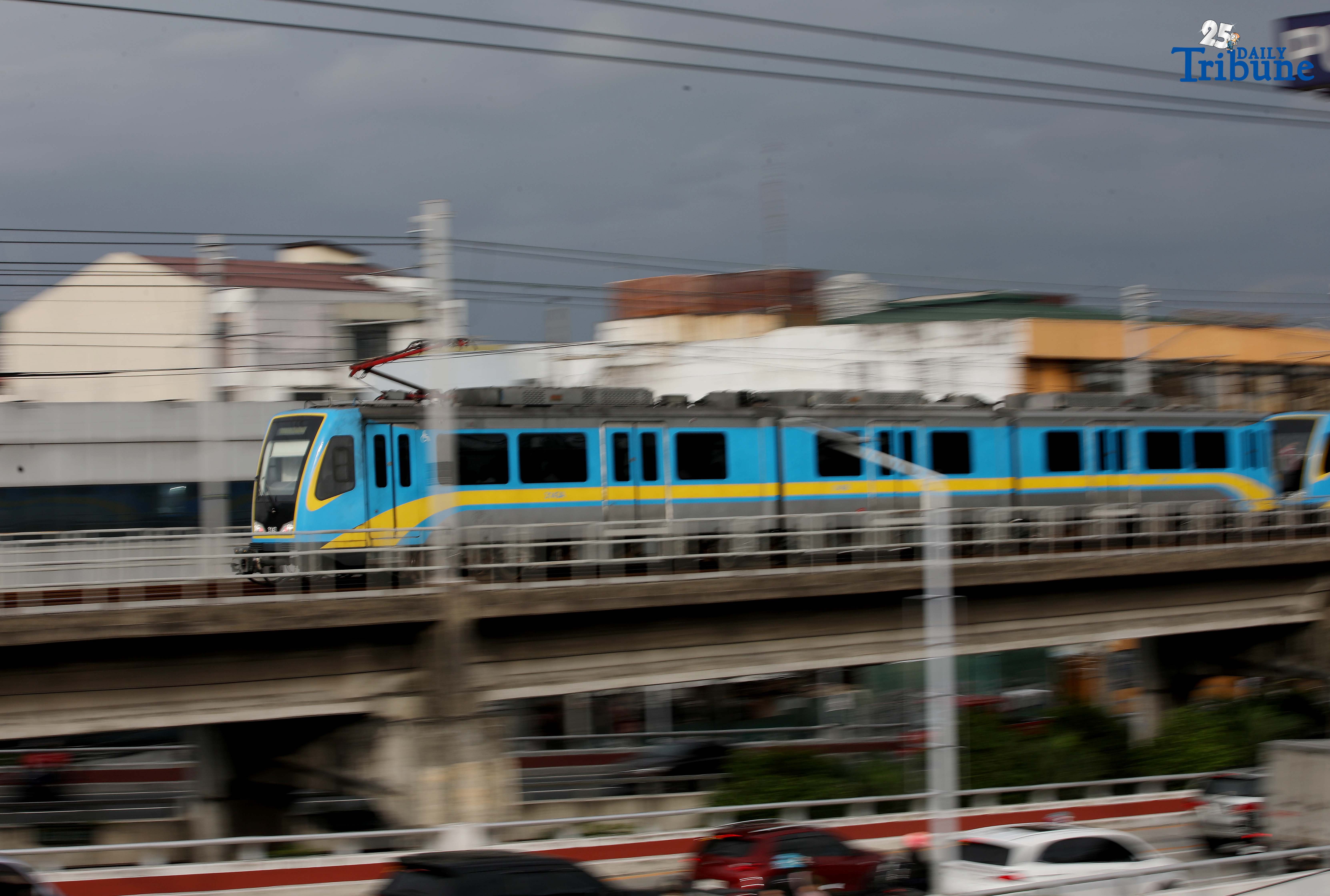 Dalian train joins MRT-3 fleet