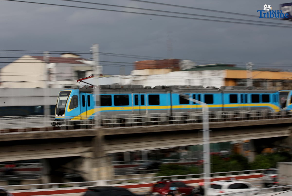 Dalian train joins MRT-3 fleet