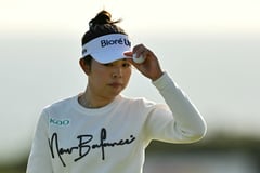 Yamashita hits 65, posts 3-stroke lead