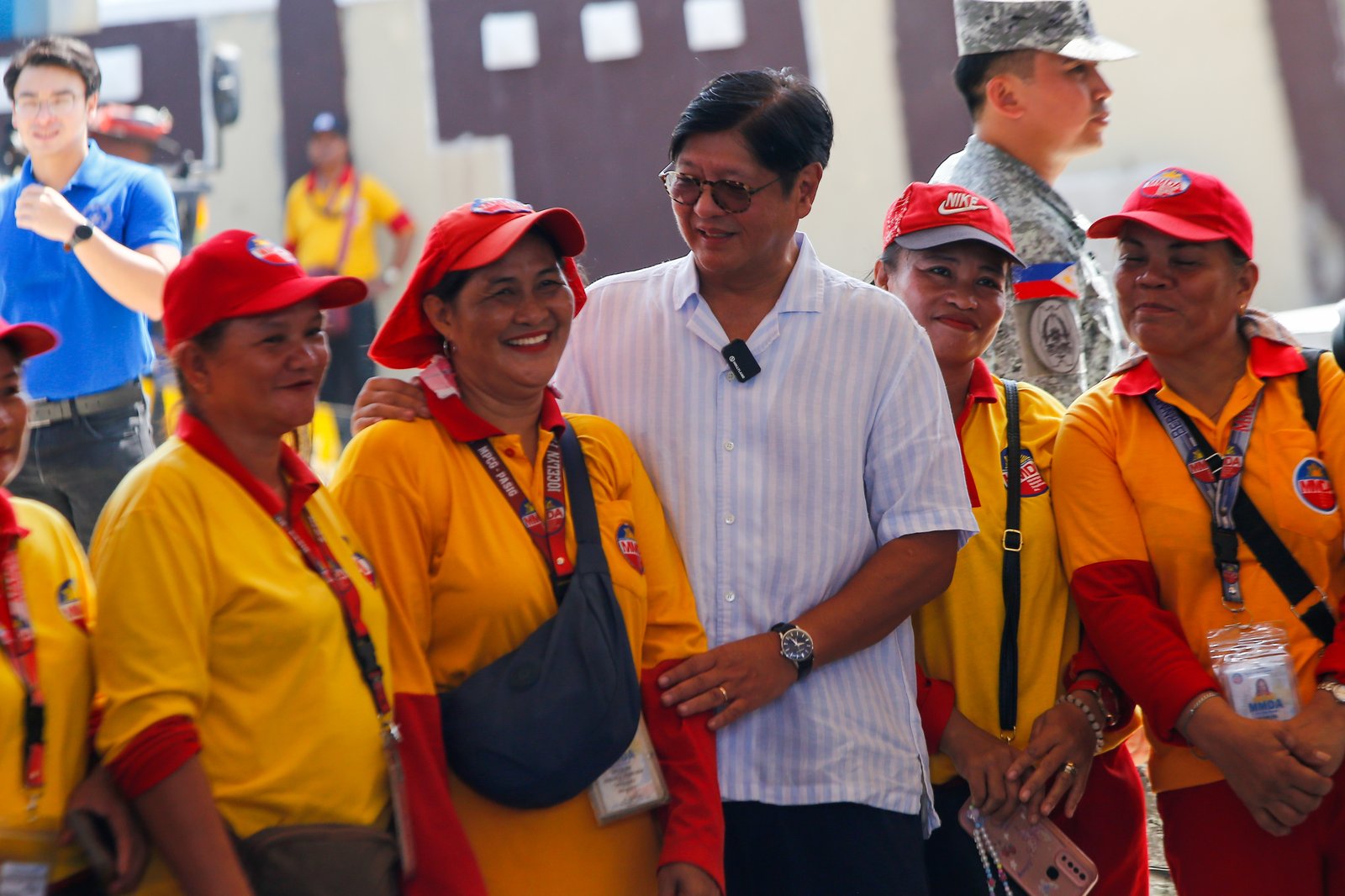 President Ferdinand Marcos Jr. leads the launch of the MMDA’s Bayanihan sa Estero Program at Buli Creek and Ilugin River in Pinagbuhatan, Pasig, on the morning of 2 August 2025.
The program aims to intensify cleanup and maintenance of Metro Manila’s drainage systems, many of which are heavily silted and clogged with solid waste, contributing to localized flooding during the rainy season.