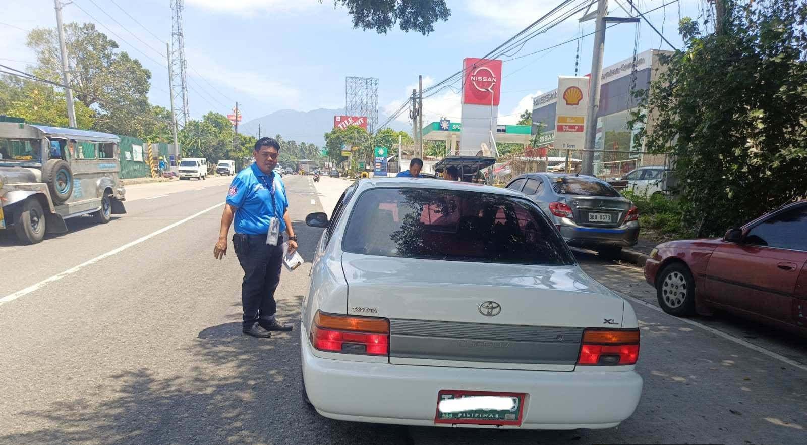 LTO handing ‘moto’ plates at checkpoints