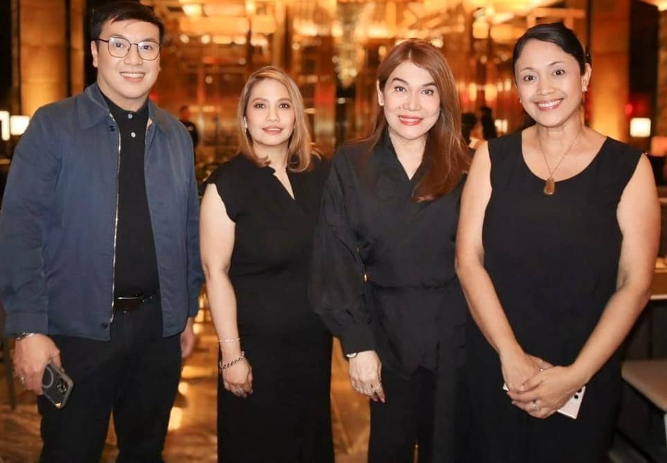 TherEse Ramos, Bambbi Fuentes and Philippine Marketing Association’s Jelo Reyes-Reyes.