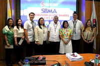 SBMA Chairman and Administrator Eduardo Jose L. Aliño (4th from right) poses for a souvenir photo after the distribution rites for the LGU revenue shares with (left to right) Castillejos representative for Mayor Jeffrey Khonghun, Subic representative for Mayor Jonathan Khonghun, Olongapo City Mayor Rolen Paulino, Jr., Hermosa Mayor Anne Inton, Morong Mayor Leila Muñoz, San Antonio Mayor Arvin Antipolo, and Dinalupihan representative for Mayor German Santos, Jr.