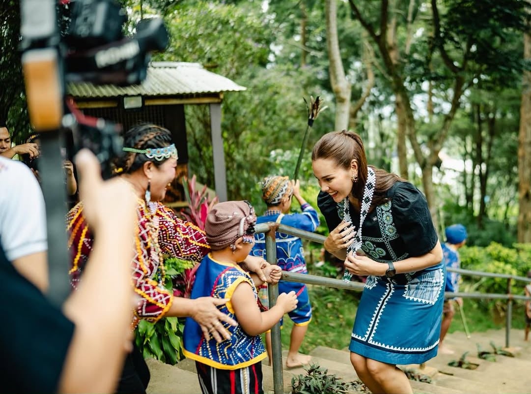 Catriona Gray honors Bagobo Tagabawa Tribe in Mindanao visit
