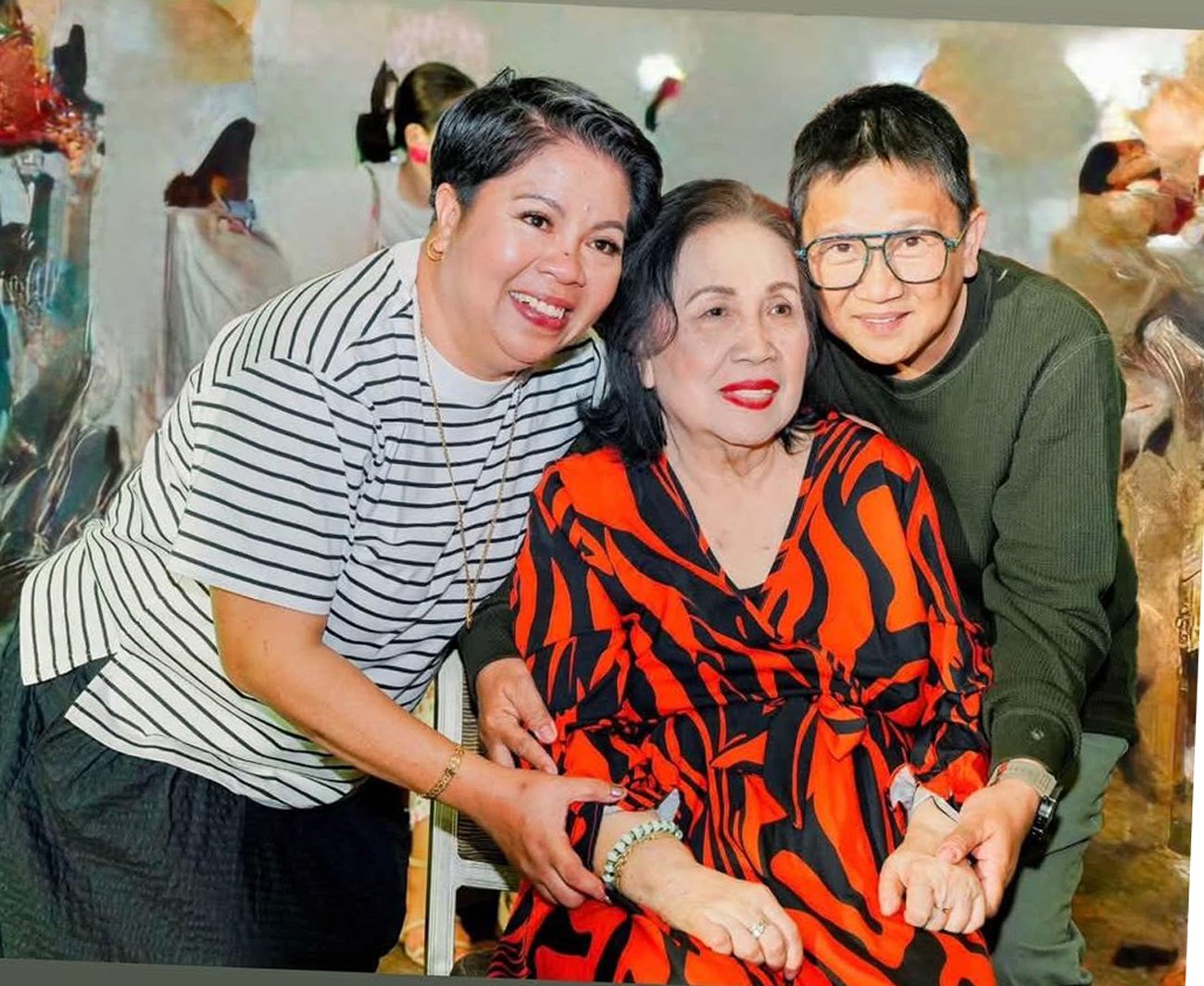 Mila Espina with family Mary Grace Ong Garcia and Tricia Silva.