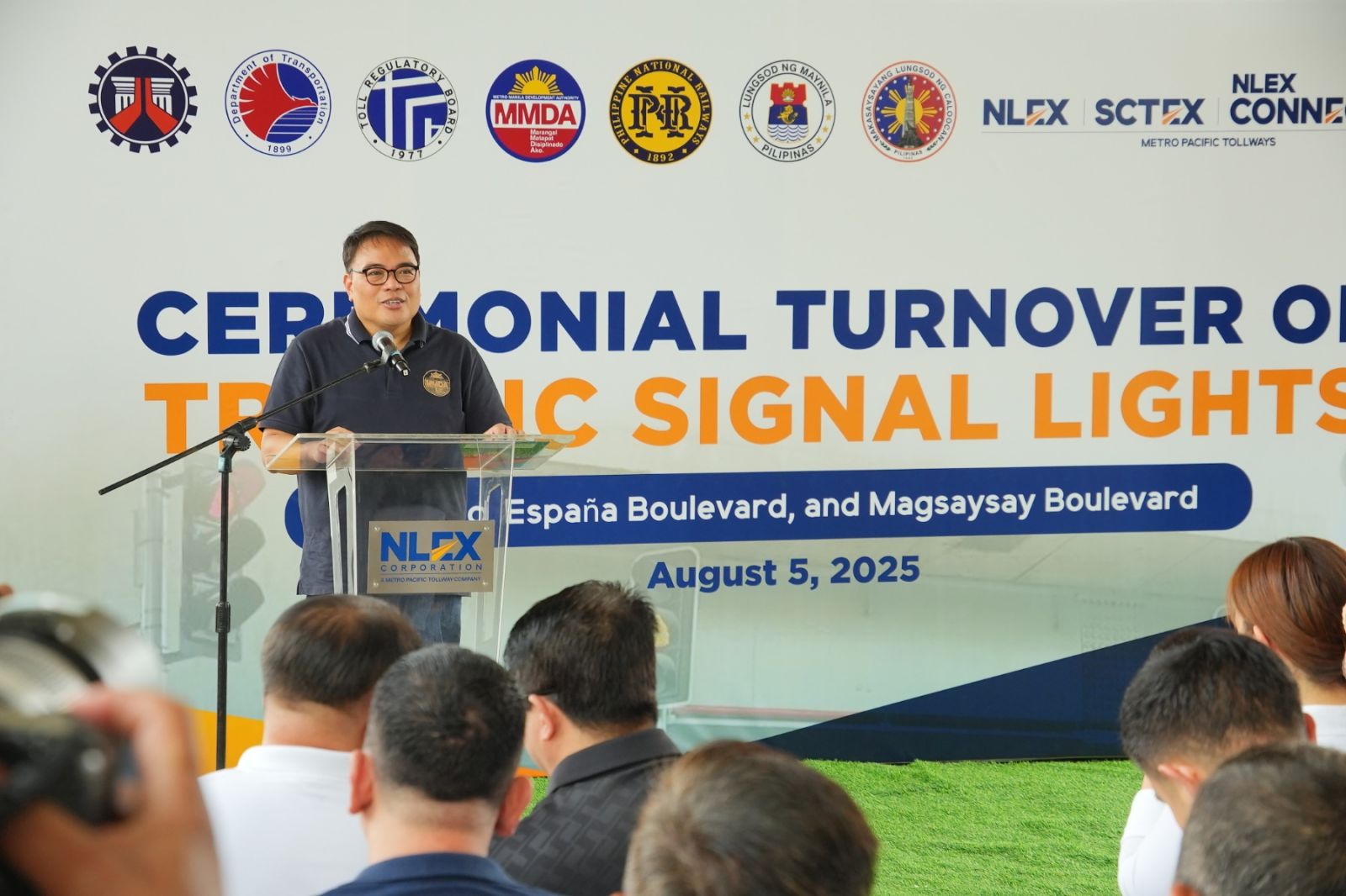 MMDA installs adaptive traffic lights from NLEX
