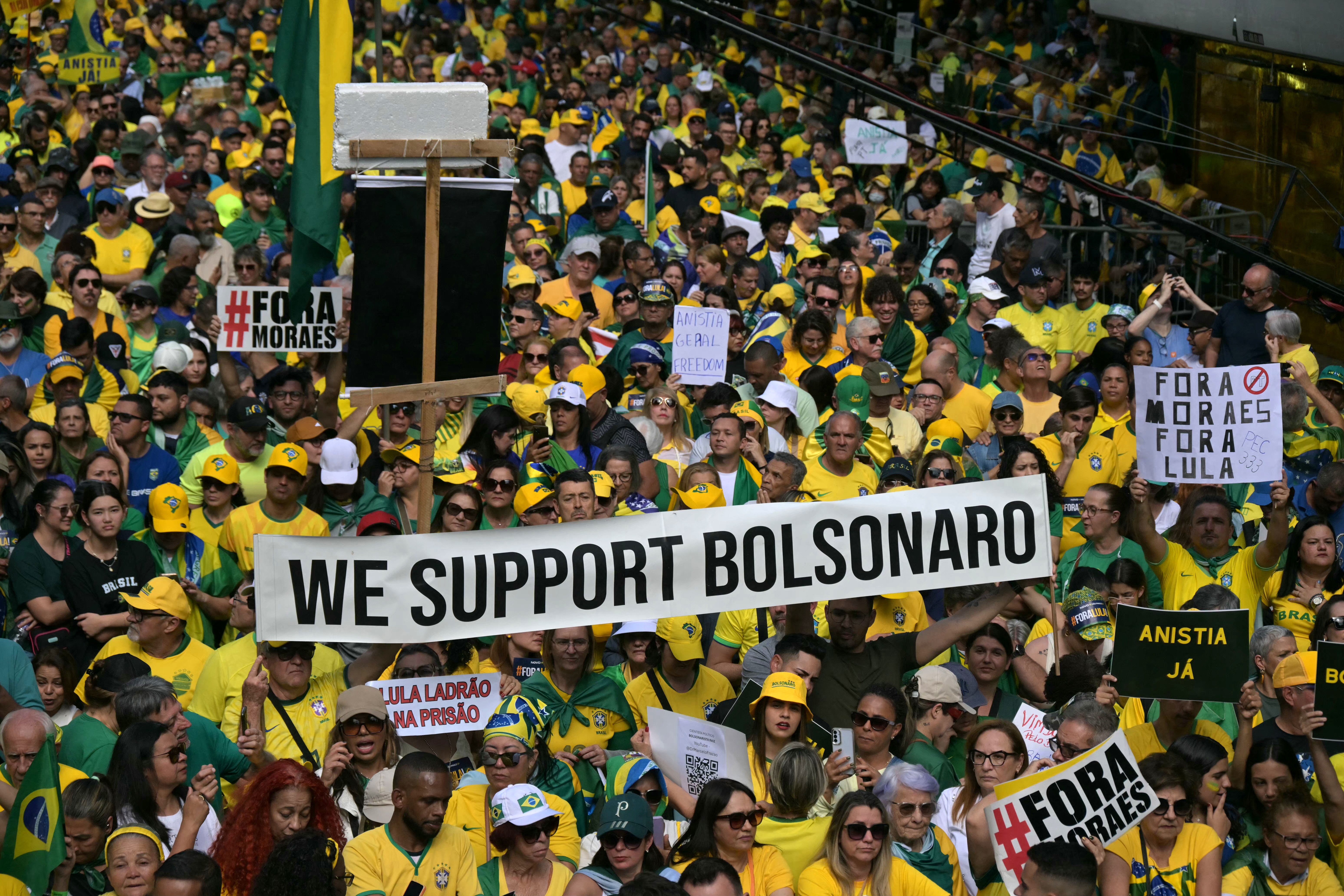 Ex-president Bolsonaro under house arrest