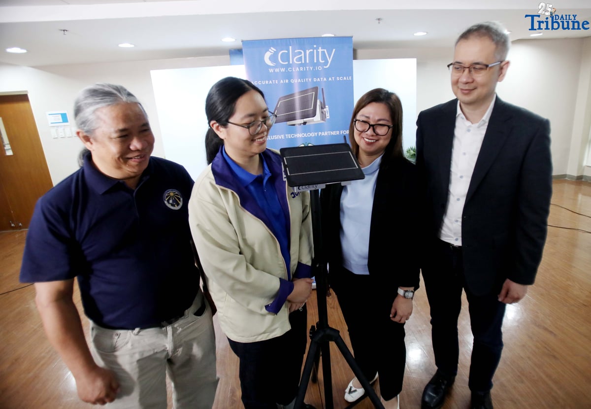 Clarity Movement Regional Account Manager for Southeast Asia and Oceania Engr. Ethel Garcia, together with Dr. James Bernard B. Simpas of the Manila Observatory, Dr. Annelle Raphayette Chua of ACRI and ASMPH, and Joseph Benjamin Ilagan of the Ateneo BUILD Lab, showcases the Clarity Movement Air Quality Monitoring System during the forum “The Urgent Case for Clean Air: Why Real-Time Data Could Save Lives,” held at Ateneo de Manila University in Quezon City on Wednesday, August 6, 2025. The group called on LGUs, businesses, schools, and civic groups to support data-driven, cross-sector efforts to improve air quality and protect public health.