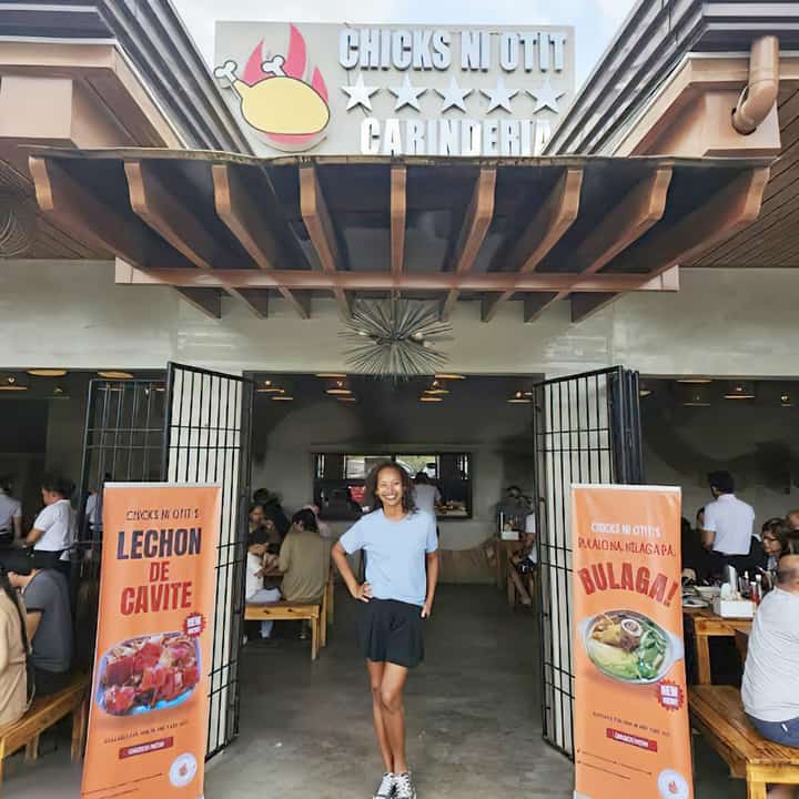 Actress Wilma Doesnt and her Chicks Ni Otit retaurant.