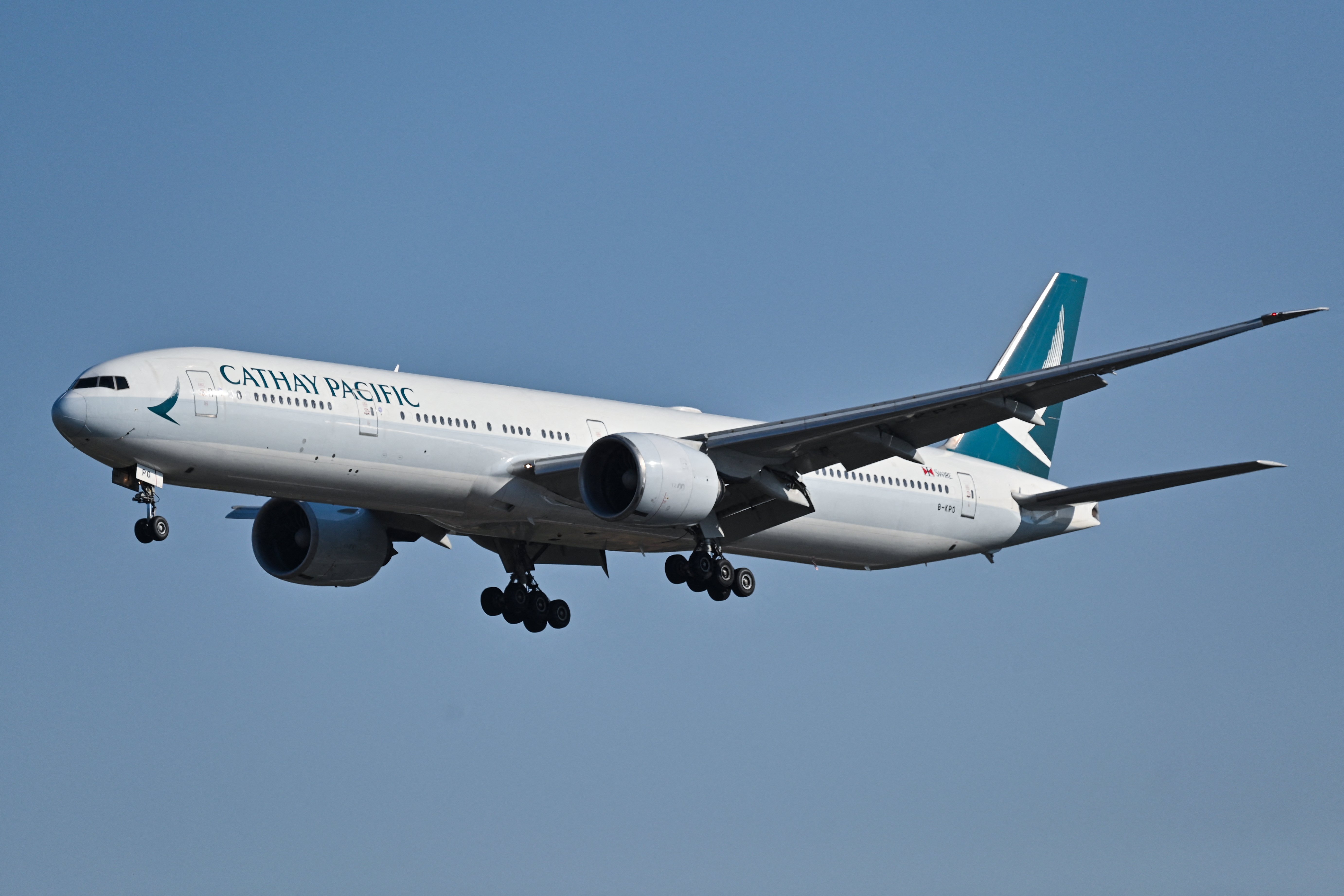 Cathay Pacific shares plunge amid fare slump, budget airline woes