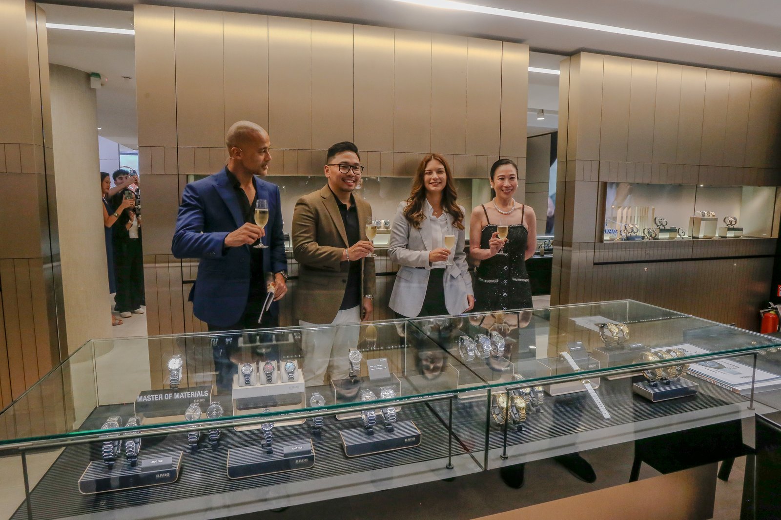 Swiss watch giant Rado opened its flagship store at Glorietta 4, Makati, on Thursday, 7 August 2025. In attendance were Anette Gozon-Valdes, John Malte, Will Devowgh, and Rado’s regional brand manager, Gentiana Plakolli. According to them, it is the largest Rado store in the country.