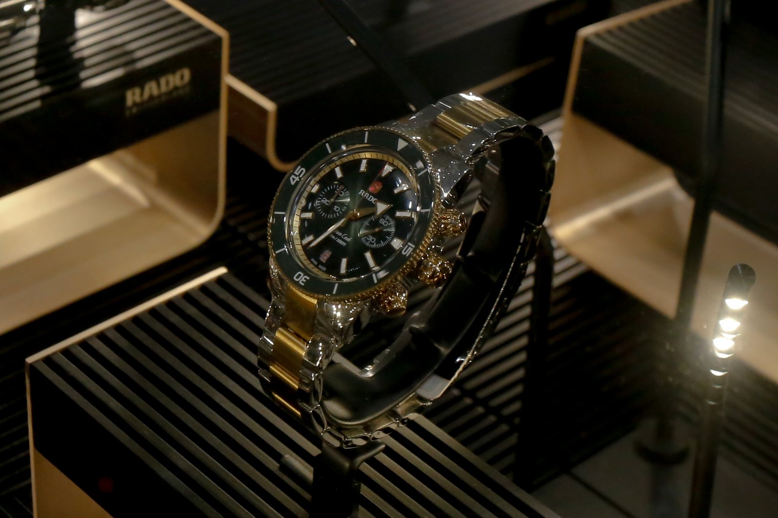 Swiss watch giant Rado opened its flagship store at Glorietta 4, Makati, on Thursday, 7 August 2025. In attendance were Anette Gozon-Valdes, John Malte, Will Devowgh, and Rado’s regional brand manager, Gentiana Plakolli. According to them, it is the largest Rado store in the country.