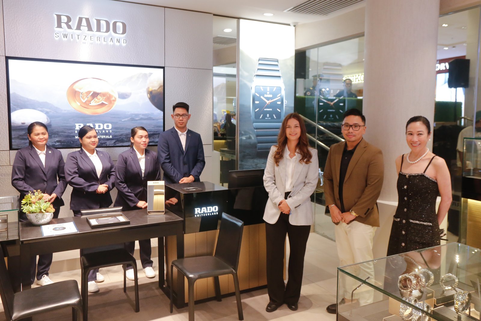 Swiss watch giant Rado opened its flagship store at Glorietta 4, Makati, on Thursday, 7 August 2025. In attendance were Anette Gozon-Valdes, John Malte, Will Devowgh, and Rado’s regional brand manager, Gentiana Plakolli. According to them, it is the largest Rado store in the country.