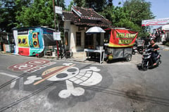 Indonesia cracks down on pirate protest flag