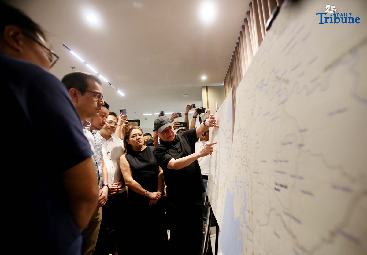In support of President Ferdinand Marcos Jr.'s campaign to improve the country’s flood control systems, MMDA Chair Atty. Don Artes, along with Manila Mayor Francisco “Isko” Moreno Domagoso, Valenzuela Mayor Wes Gatchalian, Las Piñas Mayor April Aguilar, Muntinlupa Mayor Ruffy Biazon, Las Piñas Rep. Mark Anthony Santos, and San Miguel Corporation CEO Ramon Ang, held a press conference at the SMC Head Office in Pasig City to discuss SMC’s ongoing, completed, and planned flood mitigation projects across Metro Manila and nearby provinces.