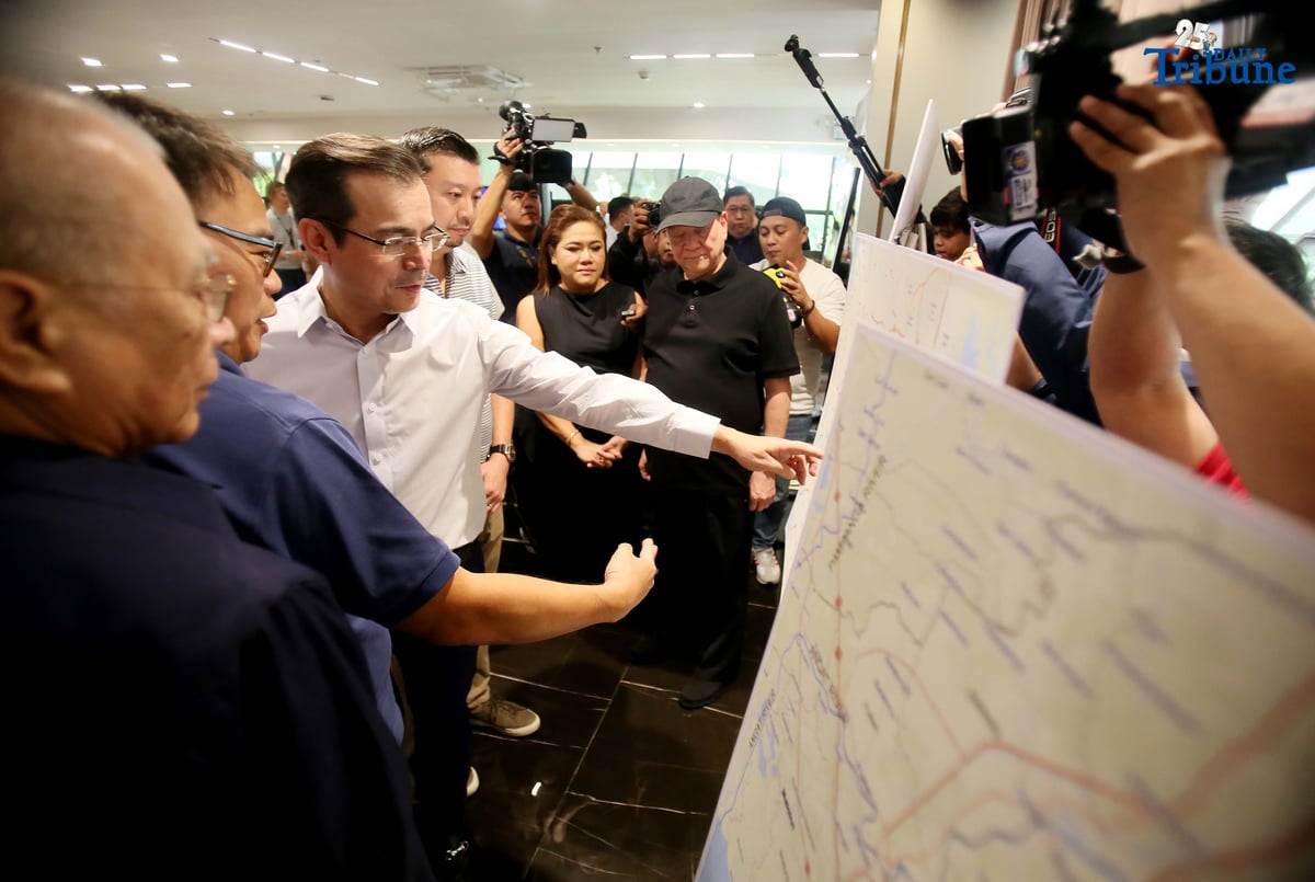 In support of President Ferdinand Marcos Jr.'s campaign to improve the country’s flood control systems, MMDA Chair Atty. Don Artes, along with Manila Mayor Francisco “Isko” Moreno Domagoso, Valenzuela Mayor Wes Gatchalian, Las Piñas Mayor April Aguilar, Muntinlupa Mayor Ruffy Biazon, Las Piñas Rep. Mark Anthony Santos, and San Miguel Corporation CEO Ramon Ang, held a press conference at the SMC Head Office in Pasig City to discuss SMC’s ongoing, completed, and planned flood mitigation projects across Metro Manila and nearby provinces.