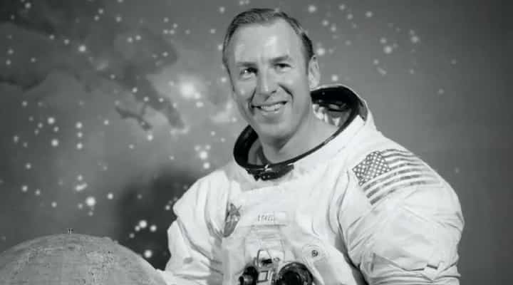 Official NASA portrait of Apollo 8 and Apollo 13 astronaut Jim Lovell