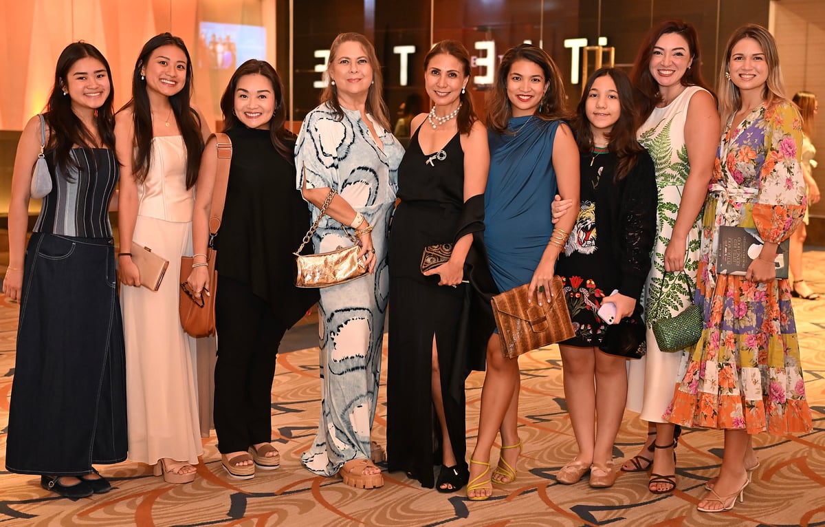Martina Qua, Mandy Qua, Katty Qua, Junie Peña, Julie Boschi, Isabella Fernandez, Lucia Boschi, Kali huff and Natalia Peña.
