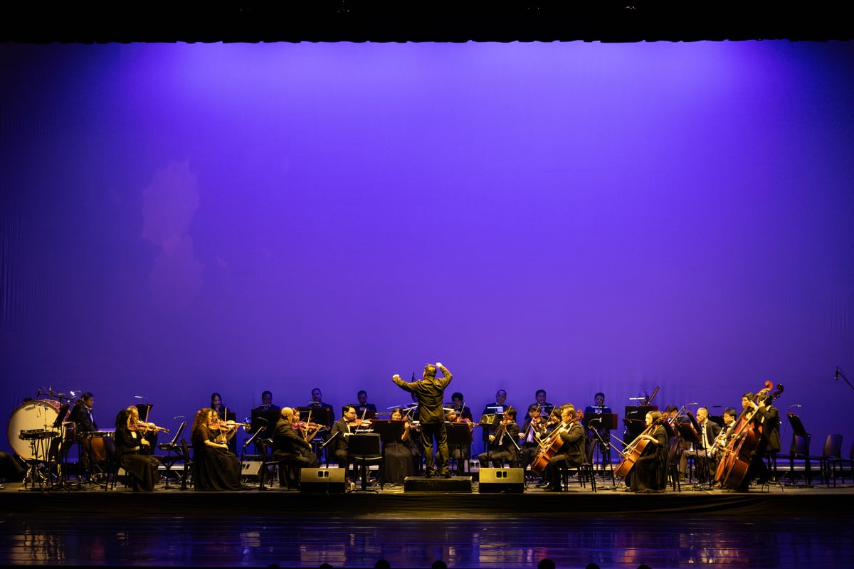 Three masters, one stage