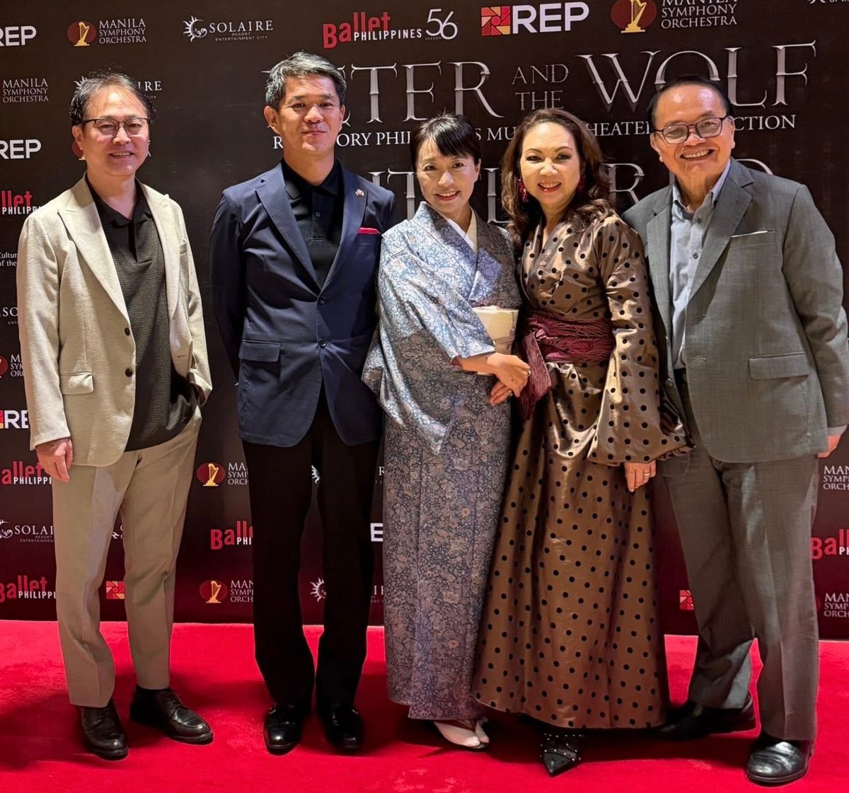 Korean Ambassador Lee Sang Wa, Japanese Ambassador Kazuya Endo and Madane Akiko Endo, Anna and Chito Sobrepeña.
