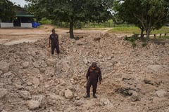 Landmine blast wounds Thai soldiers