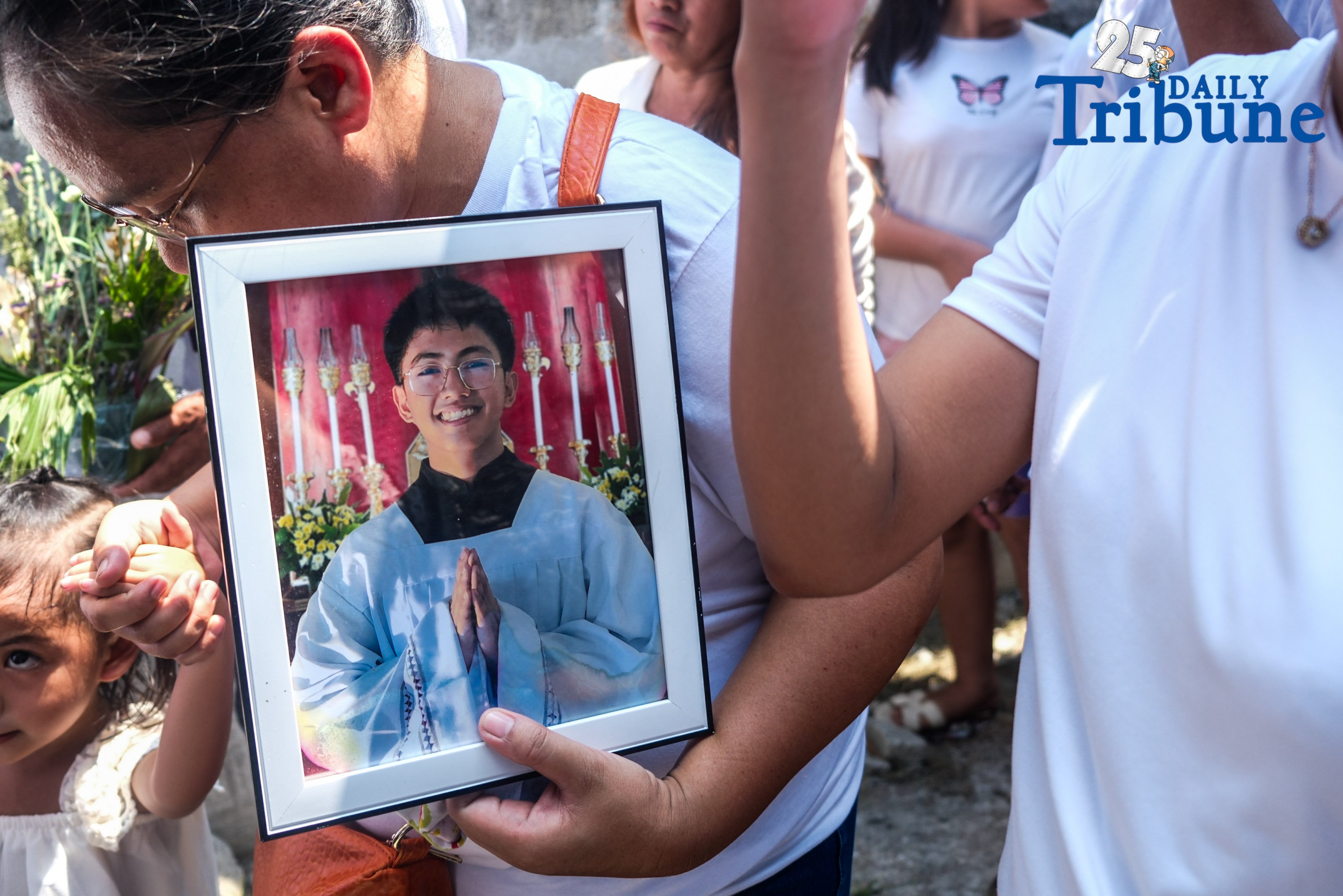 Gelo, 20, sacristan and leptospirosis victim, laid to rest