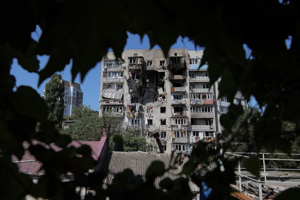 Moscow strikes kill six in Ukraine; refineries hit in Russia