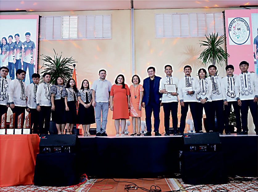 Gabriel Compound Youth Organization (Speeial Award) Based in Pulanglupa Uno Las Piñas City this youth group traces its roots back to 1969, originally established
under the name Batang Esso. Officially registered with the National Youth Commission in 2022, the group has grew from 10 founding members to 138 active youths today. They sustains their initiatives through regular fundraising activities and generous alumni donations. Their programs includes leadership training, health seminars, feeding programs, disaster relief efforts, sports events, and an annual gift-giving tradition. Their dedication to community has earned them recognition as the Most Outstanding Youth Organization in Las Piñas City for both 2023 and 2024.