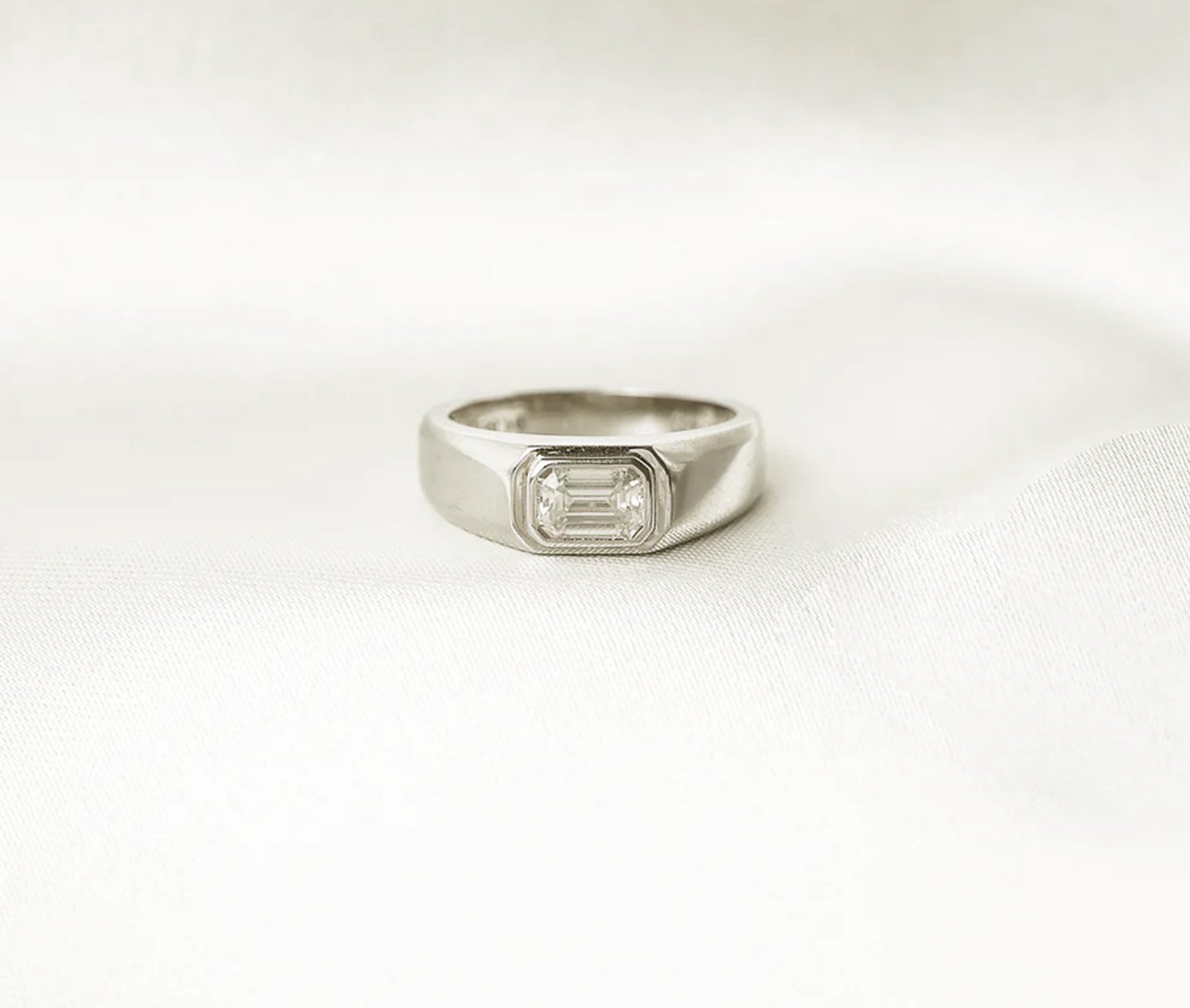 Alistair Men’s Signet.