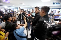 LTO presents confiscated license of Skyway counterflow driver