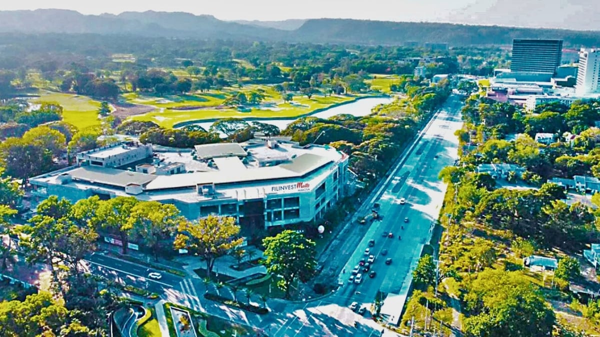Perfectly positioned at the gateway of Filinvest Mimosa+, Filinvest Malls Mimosa’s prime location offers convenient access to visitors, as well as a scenic view of the surrounding estate.