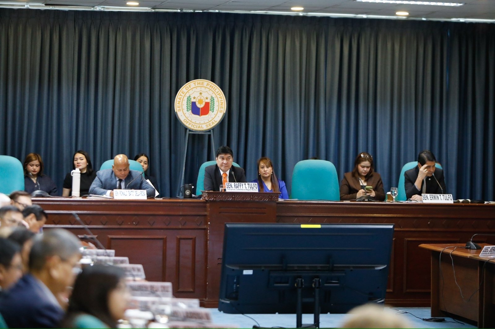 Solon warns to block DMW, OWWA budgets over OFW abuses
