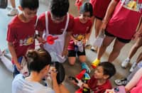 Esteban gives back with free fencing clinic