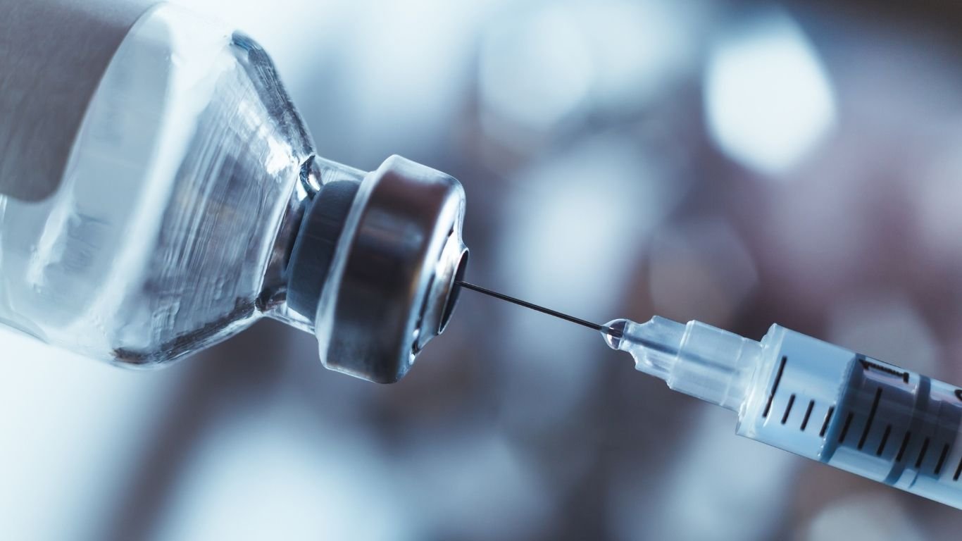 Vax procurement delays ‘risky’