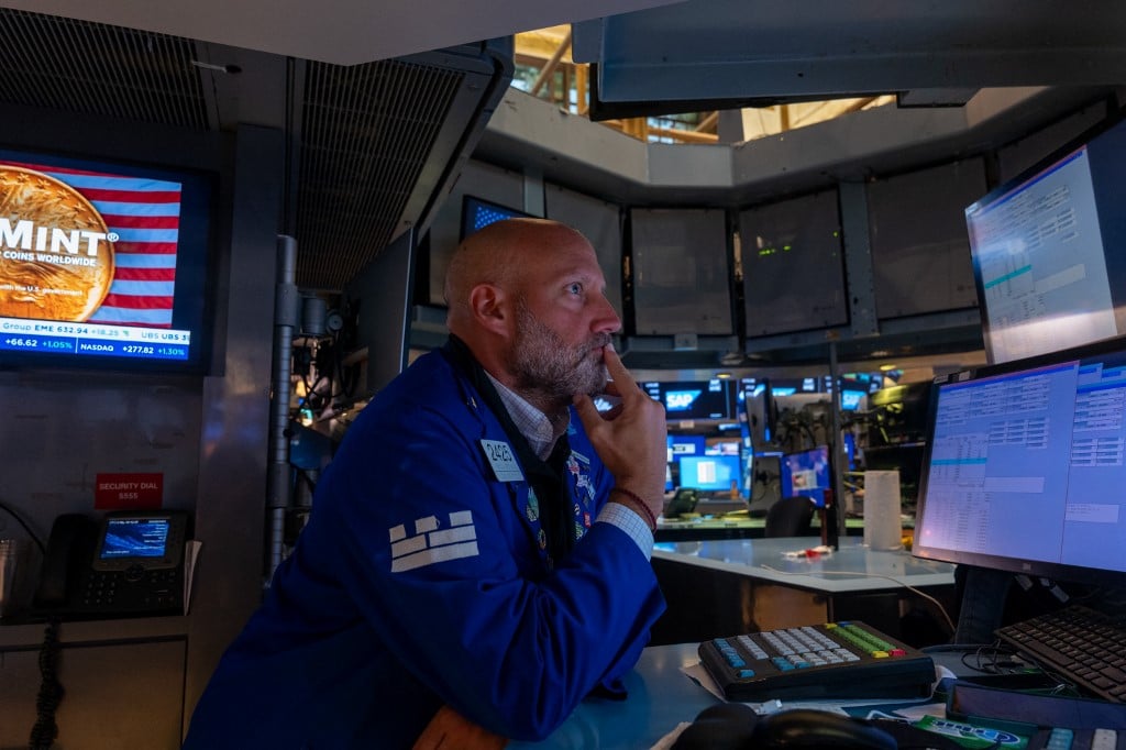 U.S. stocks hold steady after wholesale prices jump
