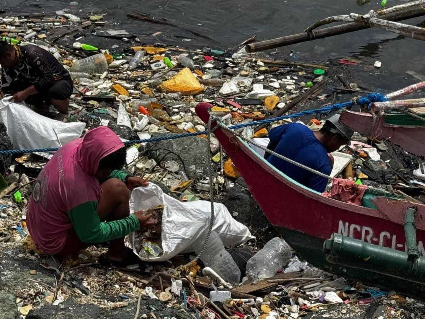Pasay clean up nets over 23 tons of trash