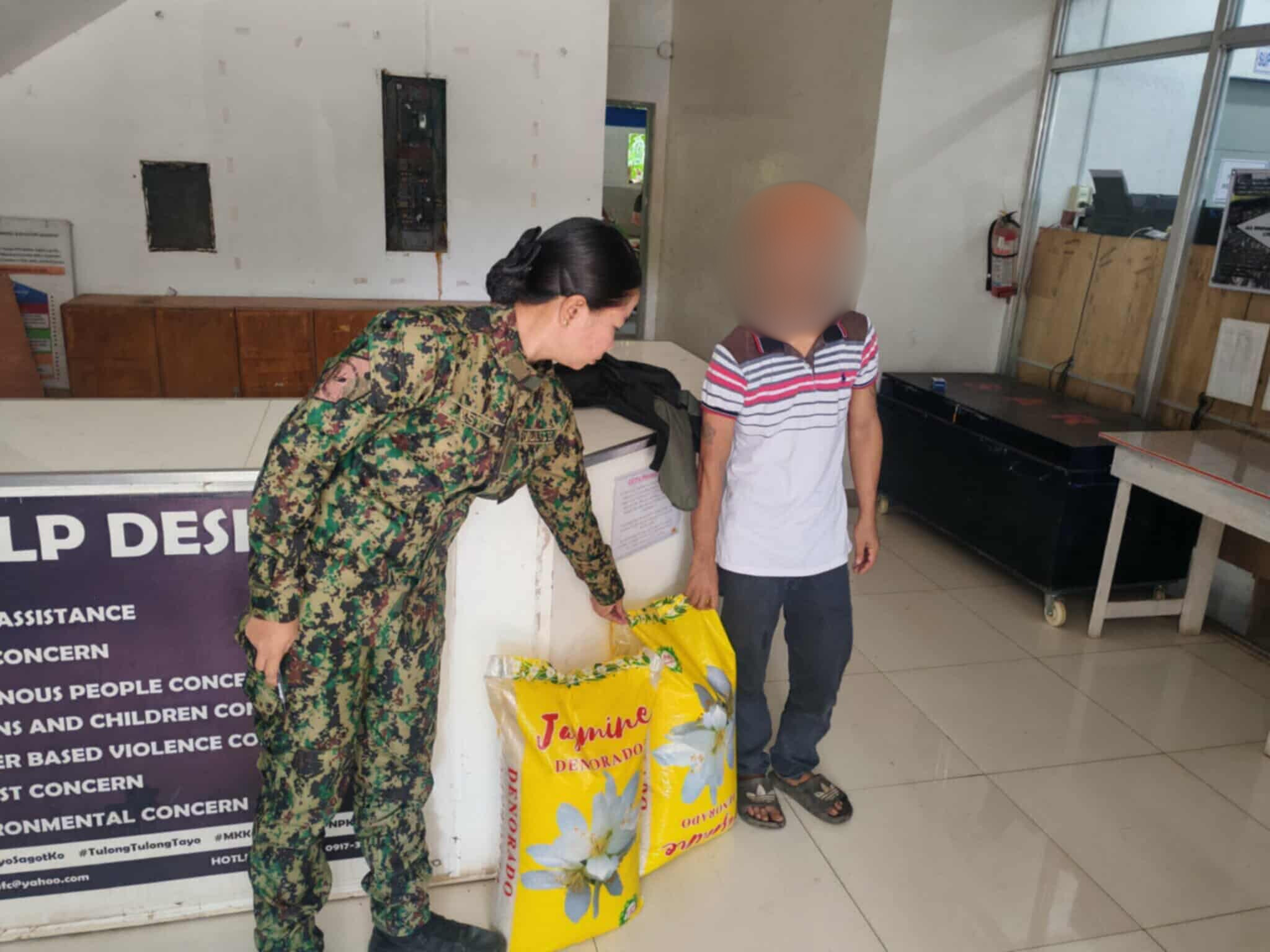 Former rebel surrenders in Bataan