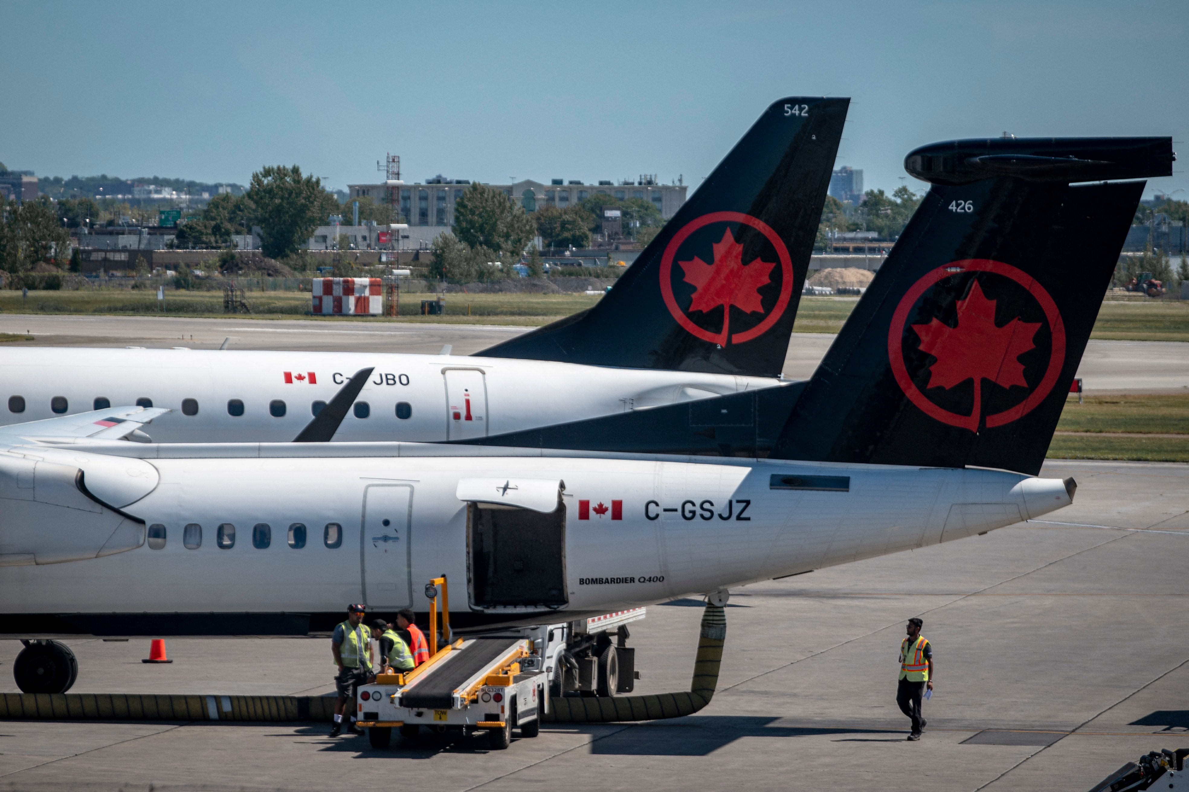 Air Canada set to shut down over flight attendants strike